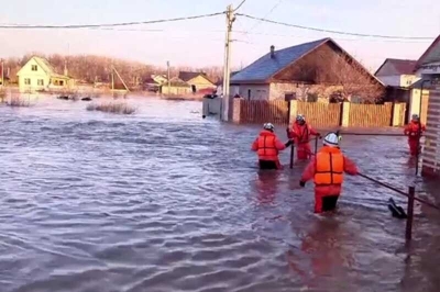 Появились кадры самого мощного наводнения в Орске за последние 100 лет