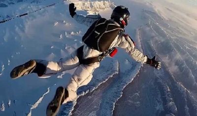 Летчик-инструктор из Уфы установил мировой рекорд, прыгнув с парашютом с высоты 10 тысяч метров